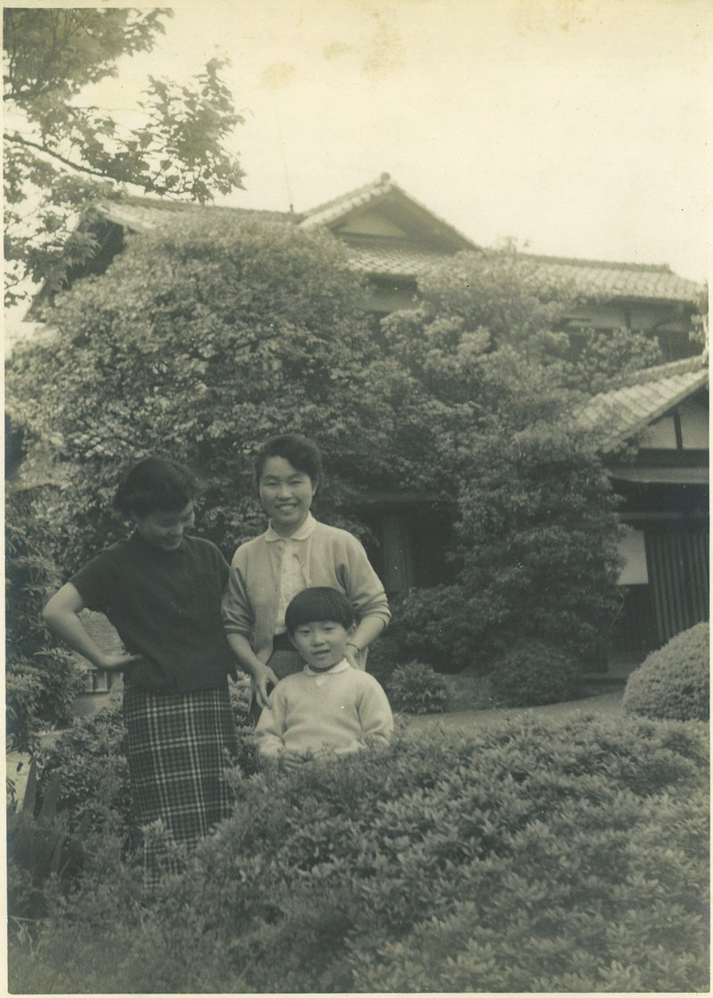 内藤生家前にて.jpg